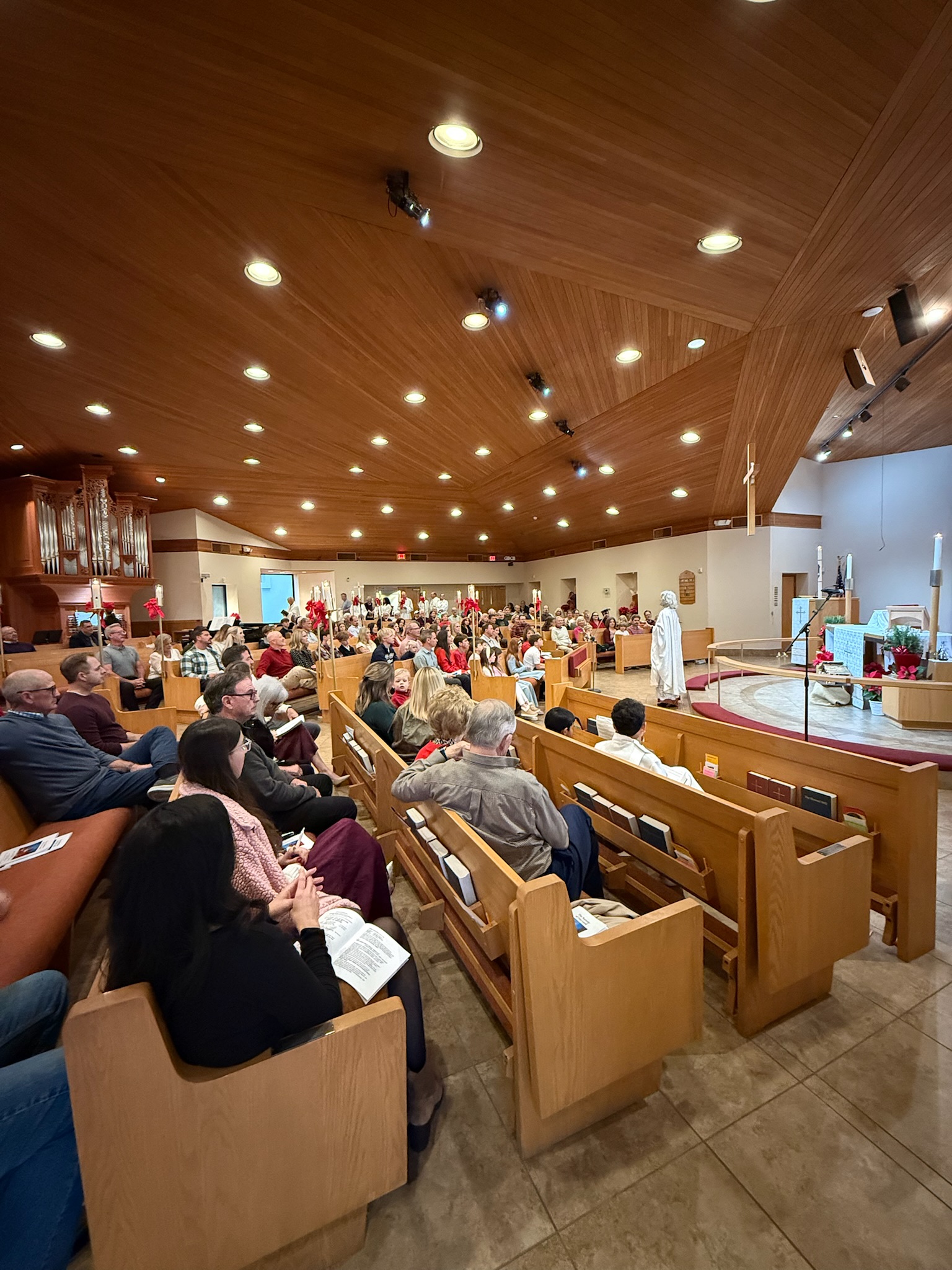 The congregation gathered for worship with Mother Lainie in St. Alban’s sanctuary.